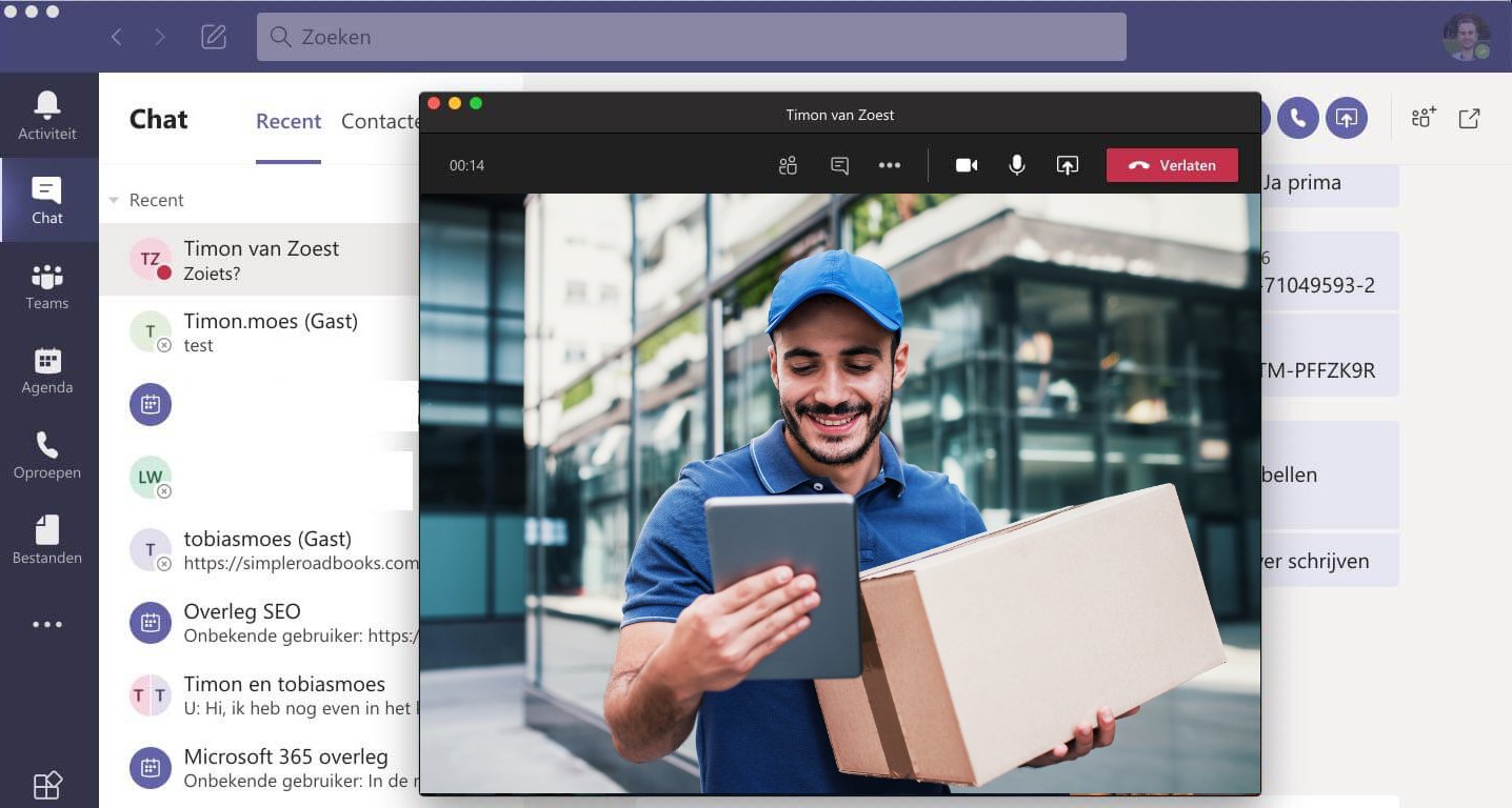 Screenshot Microsoft Teams with someone at the intercom notification Screenshot Microsoft Teams with someone at the intercom notification