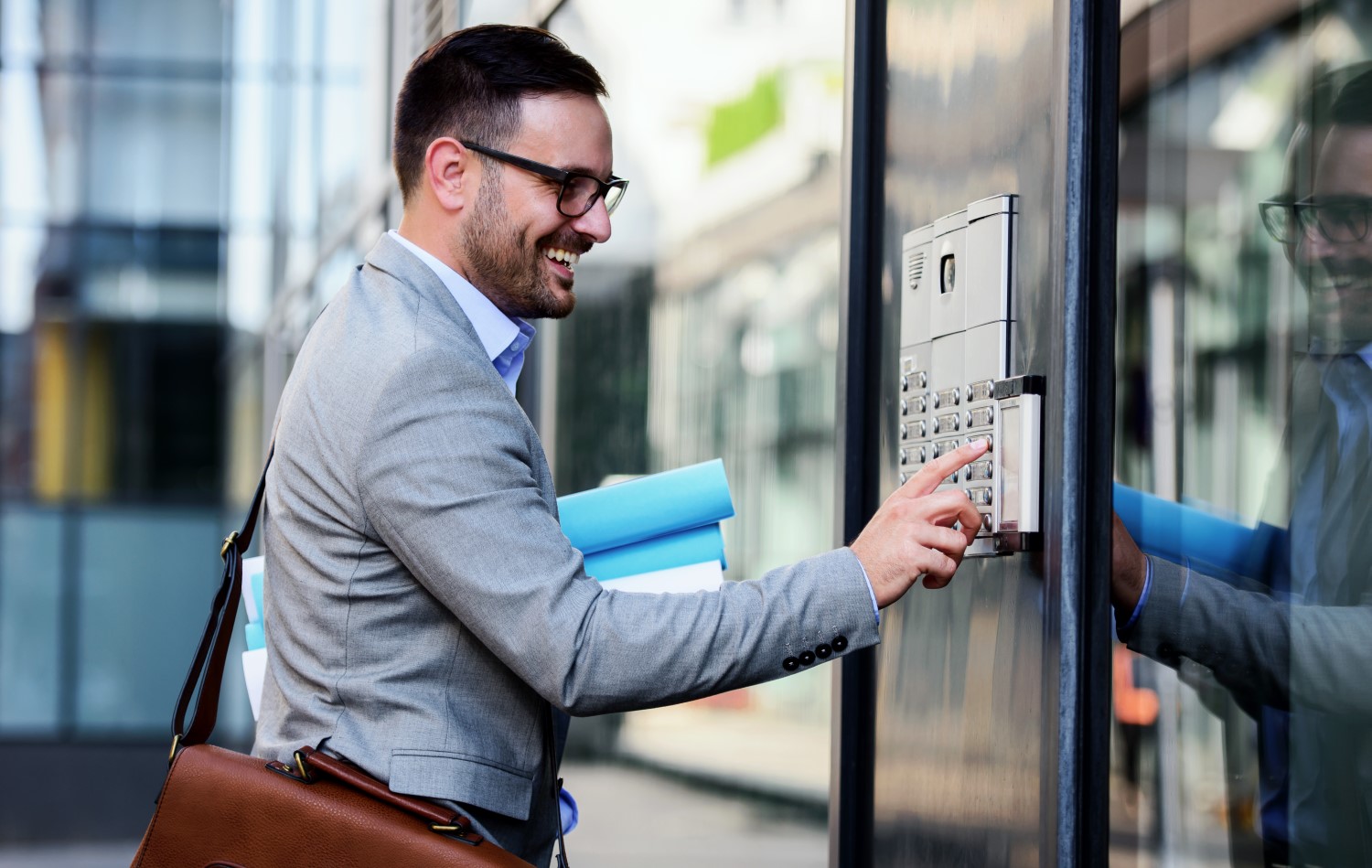 Record & Replay - Visitor ringing the intercom